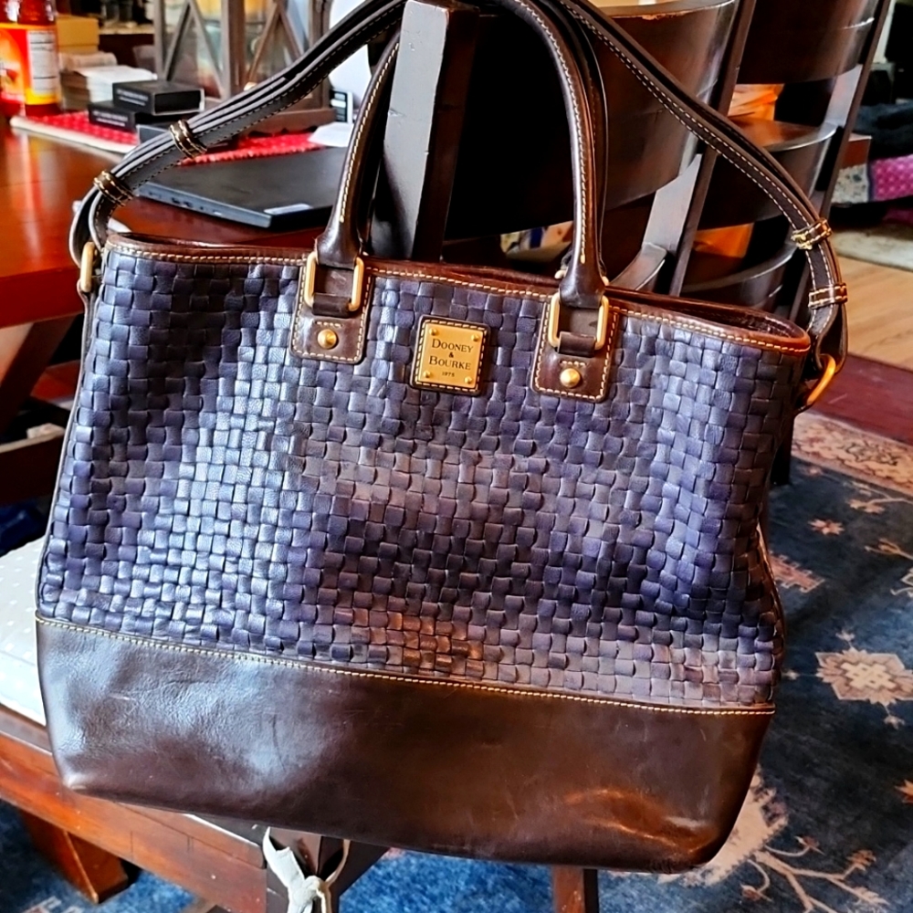 Dooney and Bourke lattice purse